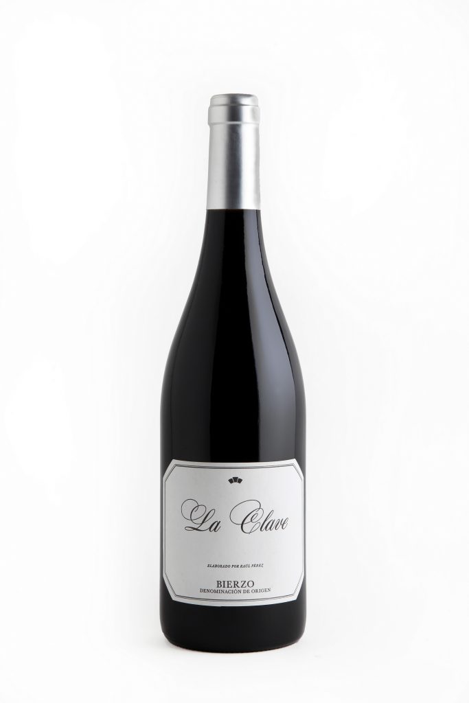 Raúl Pérez, enólogo, enólogos españoles, conocido y reputado enólogo, Bodegas y Viñedos Raúl Pérez, hacedor de vinos, vinos de autor, vinos no estandarizados, uvas en extinción, viticultor, viñedos, bodega, vendimia, variedades autóctonas, producción limitada, respeto a la naturaleza, asesoramiento vinos, Bierzo